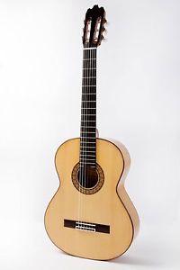 Raimundo 160 Handmade Solid Spruce Top Flamenco Guitar