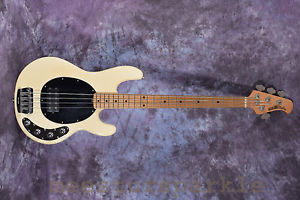 Ernie Ball MusicMan Sting Ray Music Man with hard case CLEAN (1842