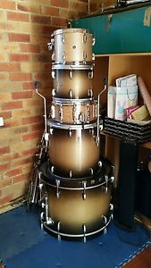 Pearl Masterworks Drum Kit