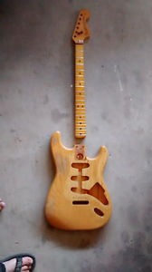 1976-78 Fender Stratocaster husk vintage project luthier part ufix 70s Strat