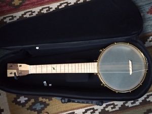Mya-Moe Walnut Tenor Beansprout Banjo Ukulele and Case