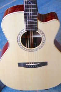 Lakewood M-CoCo Grand Concert Custom mit Cutaway