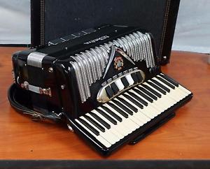RARE LA BURDINA MAESTRO II ACCORDION WITH CASE !!  L799