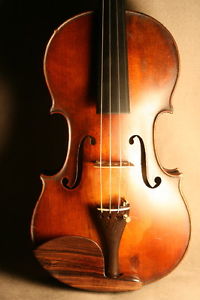A FINE OLD ANTIQUE FRENCH MASTER VIOLIN MADE BY LOUIS MOITESSIER CIRCA 1840.