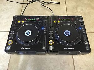 Pair of Pioneer CDJ-1000 MK3 Turntables