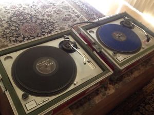 Pair of Technics sl-1200 Mk2 with Az-is original cases