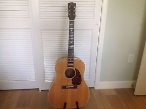 1946 Gibson J50 acoustic Guitar