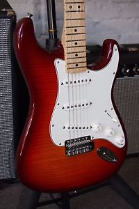 Fender Standard Stratocaster Plus - Aged Cherry Sunburst