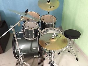 Bateria Tama Swingstar Platillos Zlidjian Y Pedal Pearl Demonator